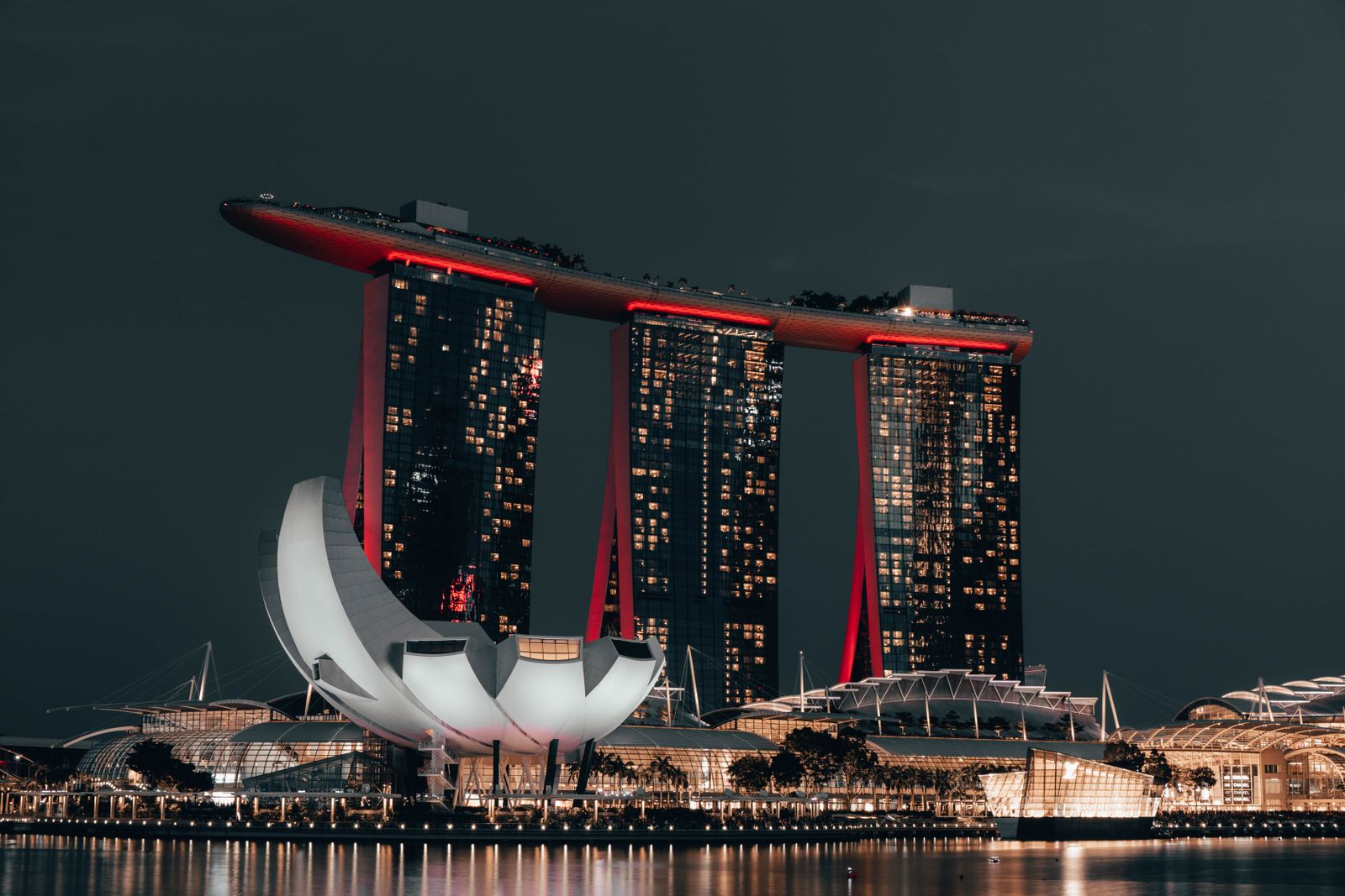 Marina Bay Sands and the Singapore skyline illuminated at night